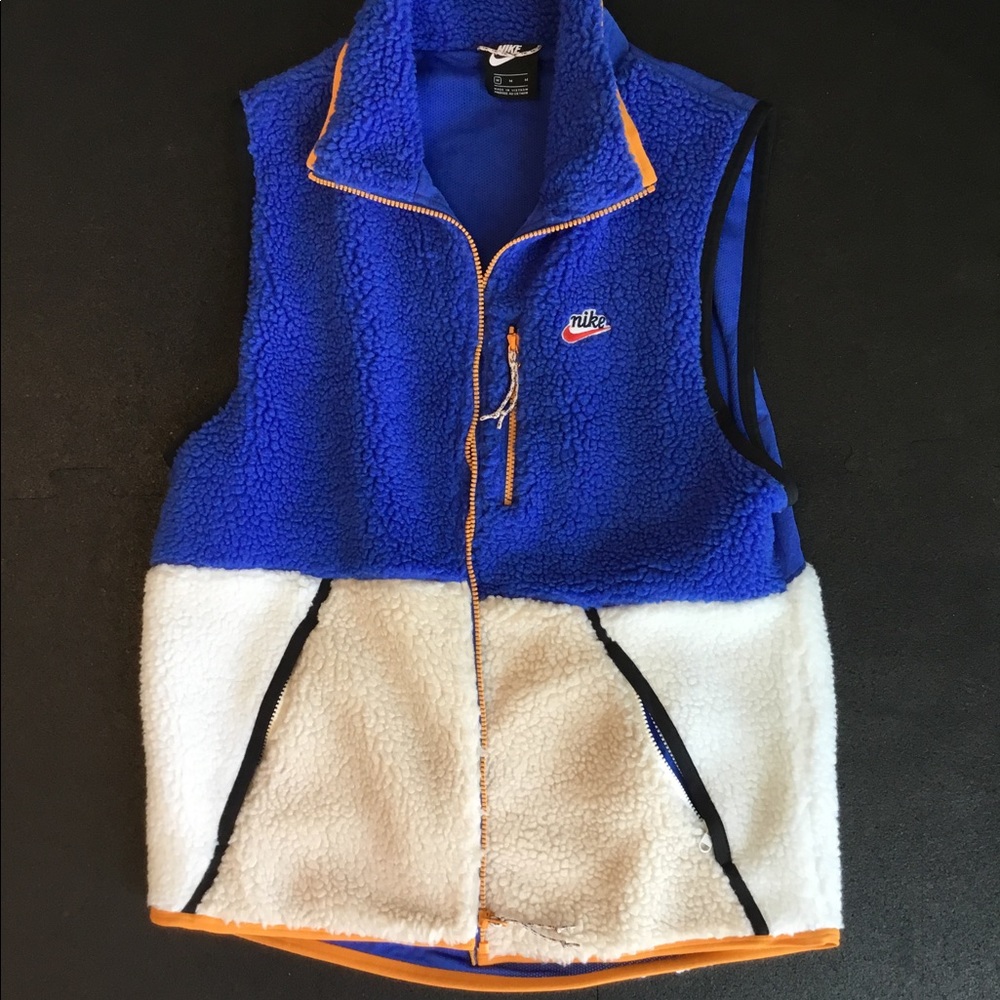 NIKE VEST